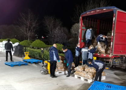 疫情下，甘肅物流行業(yè)利用手動液壓搬運(yùn)車等工具保障物資供應(yīng)