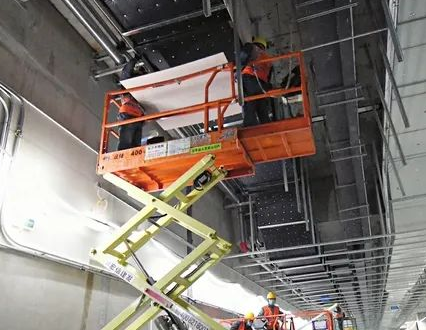 地鐵隧道施工用升降平臺(tái)車(chē)安裝管道